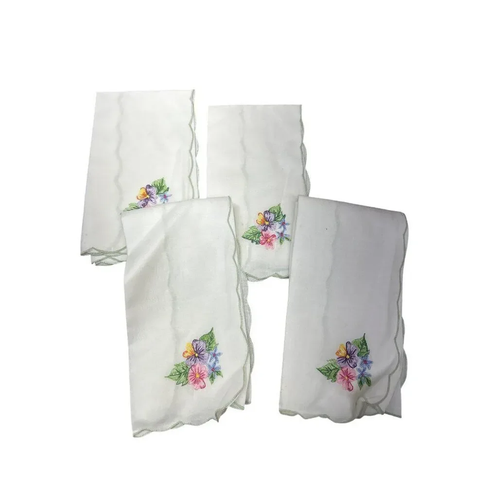 Set Of 4 Embroidered Floral Linen Napkins With Scalloped Edges 55% Ramie 45% Cot